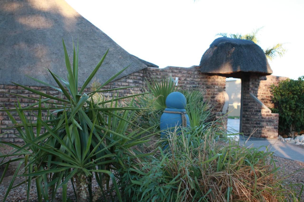 Maritz Country Lodge Keetmanshoop Esterno foto