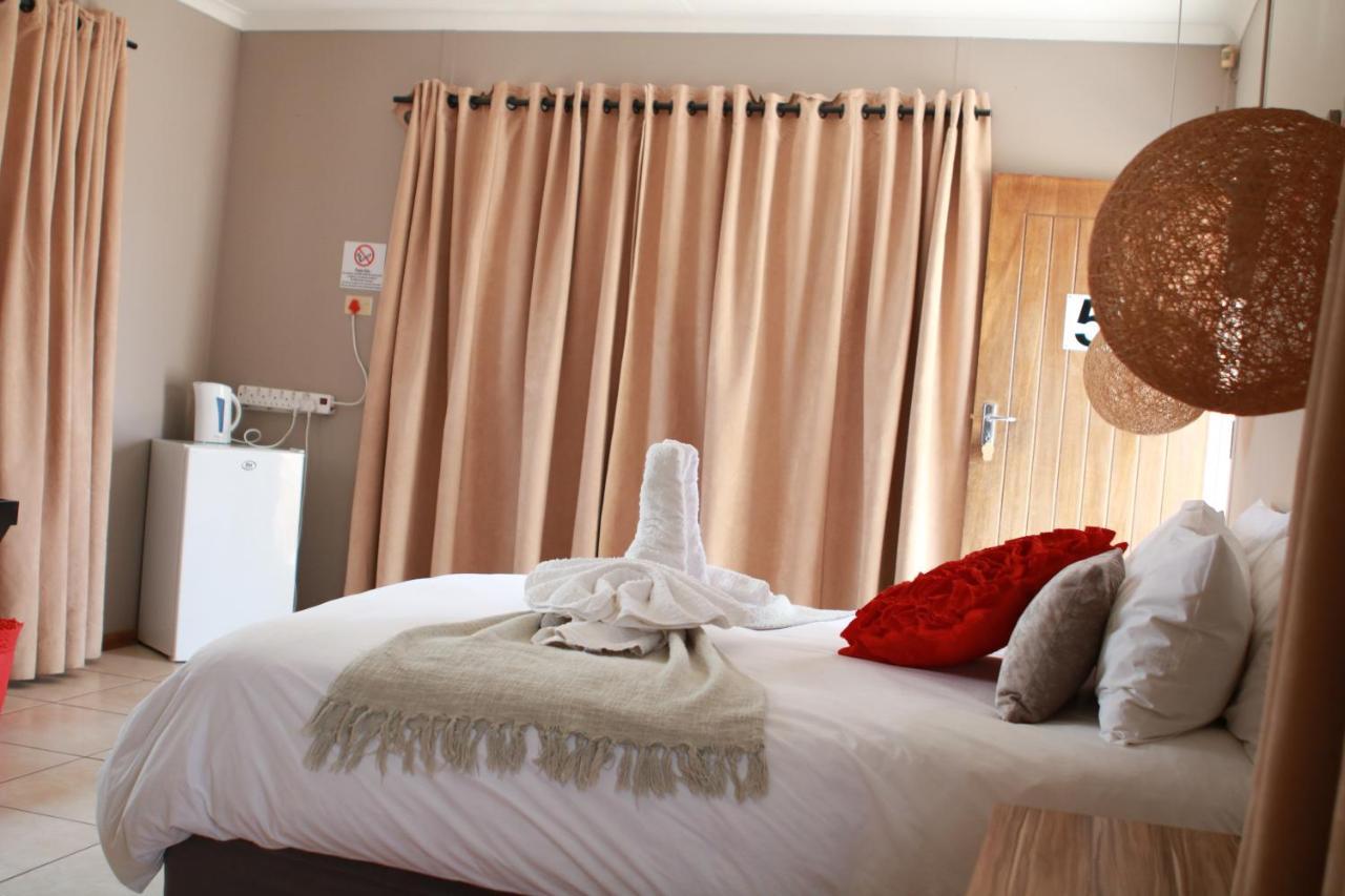Maritz Country Lodge Keetmanshoop Esterno foto
